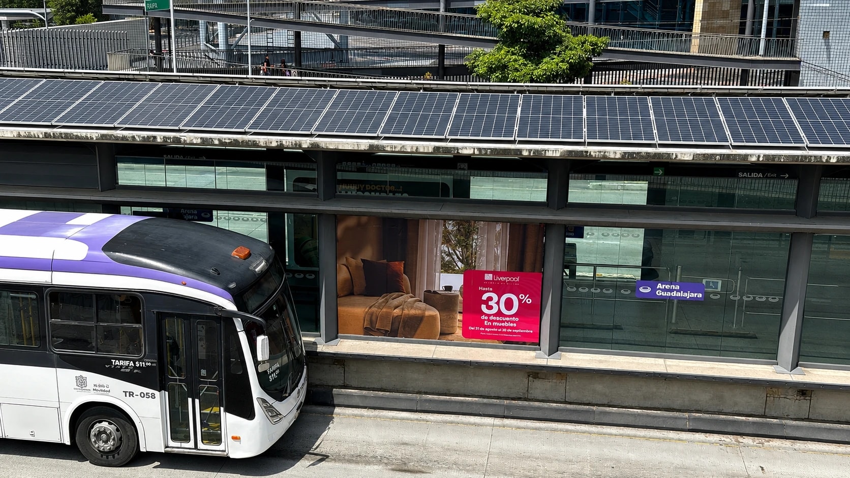 Publicidad en una estación urbana de autobuses
